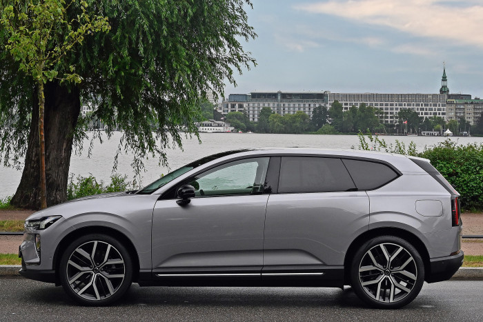 Der EX60 ist 4,8 m lang, 1,9 m breit (ohne Spiegel) und 1,64 m hoch. (Foto: Volvo)