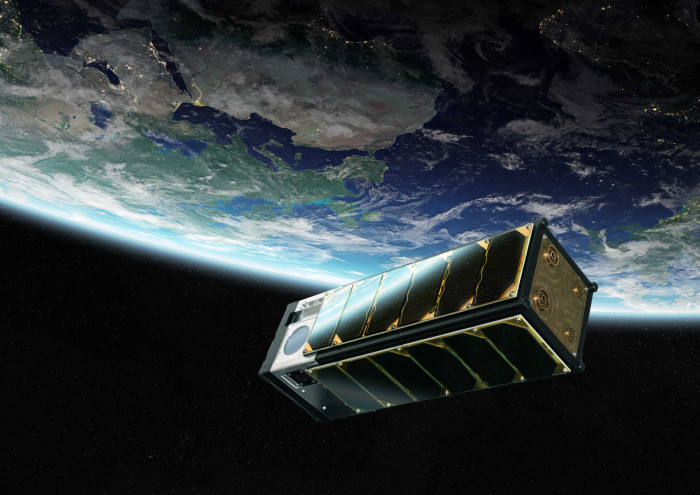 Solche Cube-Satelliten wie der W-Cube des Fraunhofer-Instituts sind die typische Nutzlast von Ride.share-Missionen. Der mittlerweile verglühte W-Cube hatte die Brauchbarkeit von Frequenzen um 75 GHz für die European Space Agency getestet. (Bild: Fraunhofer)