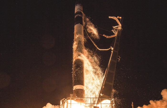 Der Start der Electron-Rakete am Launchpad von Rocket Lab in Neuseeland für das Victus-Haze-Projekt (Bild: Rocket Lab)