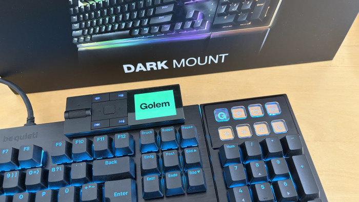 Sowohl das Display des Media Dock als auch die Makrotasten können individualisiert werden. (Mike Faust/Golem)