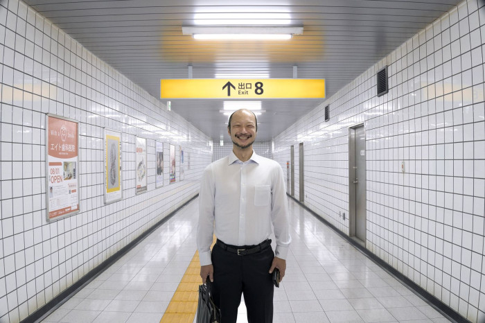 Dem Walking Man spendieren die Autoren von Exit 8 erstmals eine Hintergrundgeschichte. (Bild: Plaion Pictures)