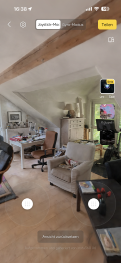 Im von uns erfassten Wohnzimmer können wir uns frei bewegen, der Detailgrad ist beeindruckend. (Bild: Insta360 / Screenshot: Golem)