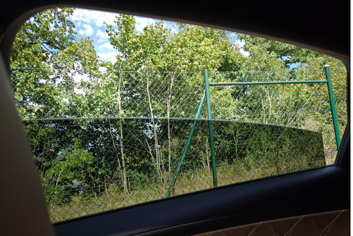 Die Fenster im Fond lassen sich nicht sehr weit herunterfahren. (Friedhelm Greis/Golem)