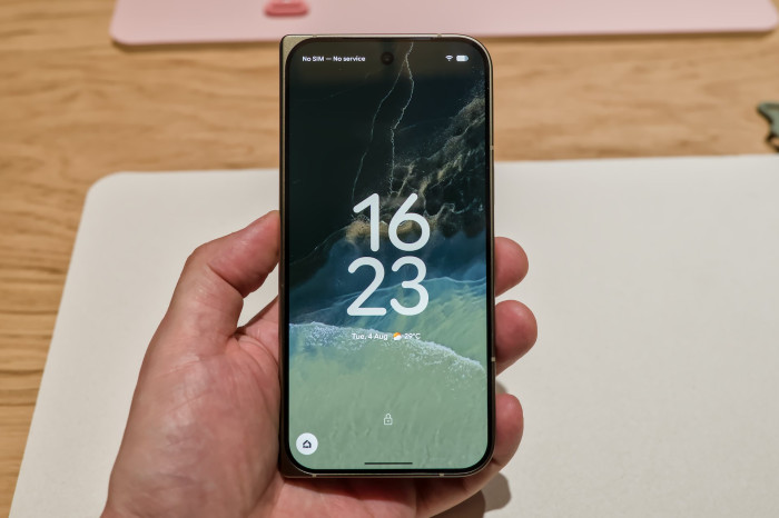 Das Pixel 11 Pro Fold (Bild: Tobias Költzsch/Golem)