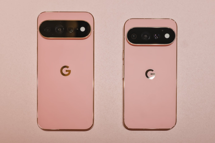 Das Pixel 11 Pro XL und das Pixel 11 Pro (Bild: Tobias Költzsch/Golem)