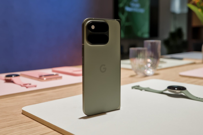 Das Pixel 11 Pro Fold (Bild: Tobias Költzsch/Golem)