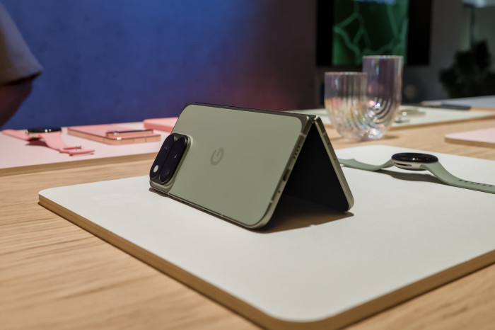 Das Pixel 11 Pro Fold (Bild: Tobias Költzsch/Golem)