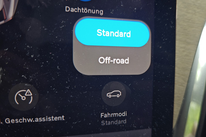 Der EX90 verfügt nur über die Fahrmodi Standard und Offroad. (Foto: Friedhelm Greis/Golem) 