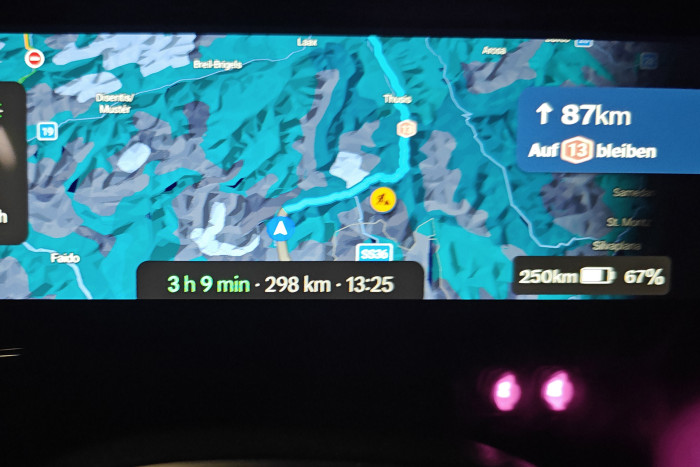 Trotz einer Reichweite von 250 km sollte erst in 298 km geladen werden, was wegen der Rekuperation funktionierte. (Foto: Friedhelm Greis/Golem) 