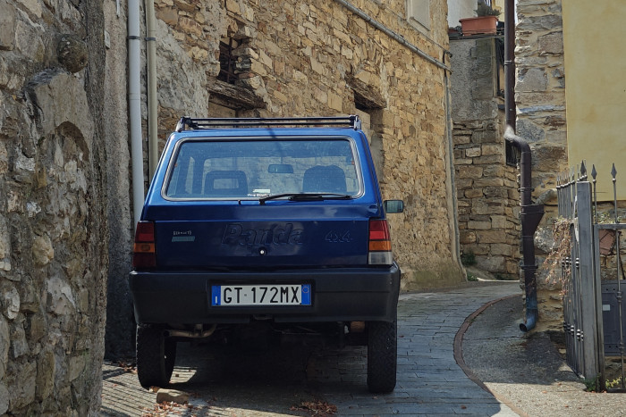 Solche engen Straßen in italienischen Bergdörfern sind für den EX90 unerreichbar. (Foto: Friedhelm Greis/Golem) 
