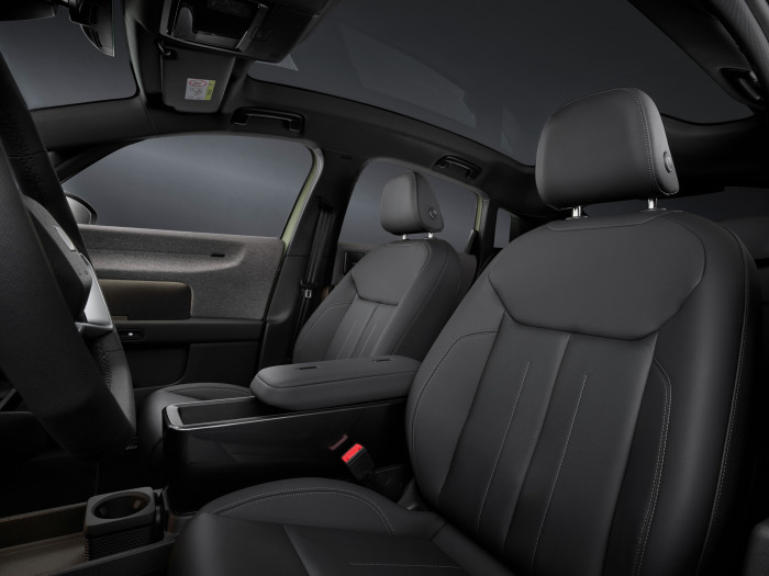Die Vordersitze des Audi A2 E-Tron (Bild: Audi)