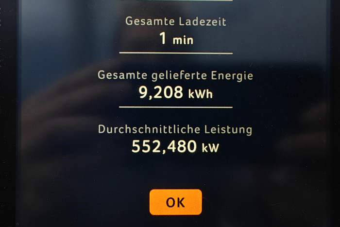 Der Ladevorgang dauerte tatsächlich 1:58 Minuten, was den angezeigten Durchschnittswert erklärt. (Foto: Friedhelm Greis/Golem)