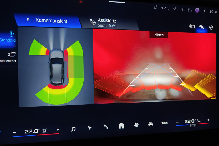 Der serienmäßige Parkassistent verfügt nur über eine eingeschränkte 360-Grad-Sicht. (Foto: Friedhelm Greis/Golem)