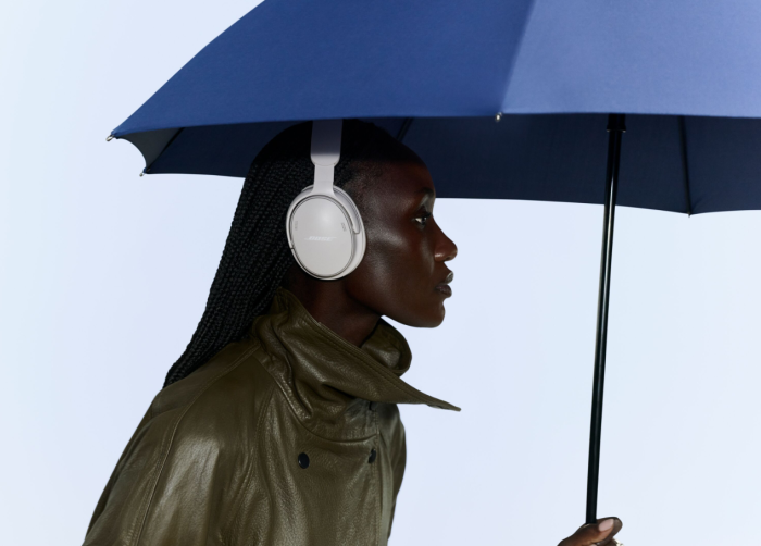 Der Quiet Comfort Kopfhörer 2 ist im Transparenzmodus extrem anfällig für Windgeräusche. (Bild: Bose)
