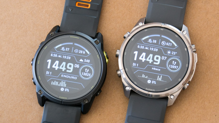 Das MIP-Display sieht gleich aus auf Enduro 3 (links) und Fenix 9 Pro Solar 51 mm. (Bild: Steinlechner/Golem)