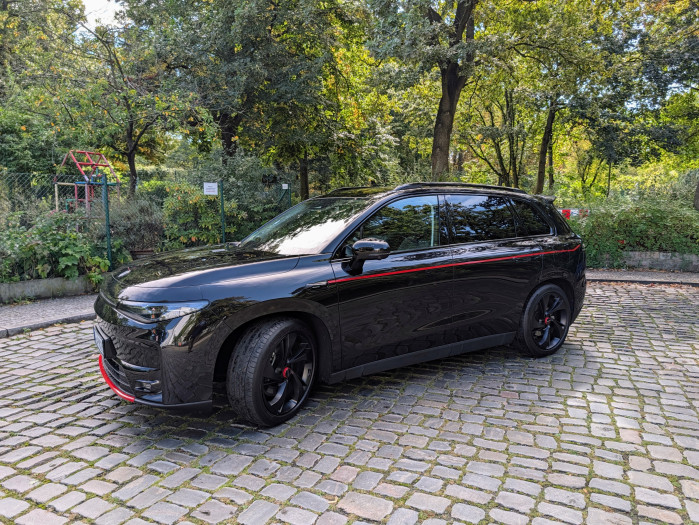 Der Leapmotor iC10 ist ein von Irmscher getunter C10 - äußerlich bestehen kaum Unterschiede. (Bild: Tobias Költzsch/Golem)