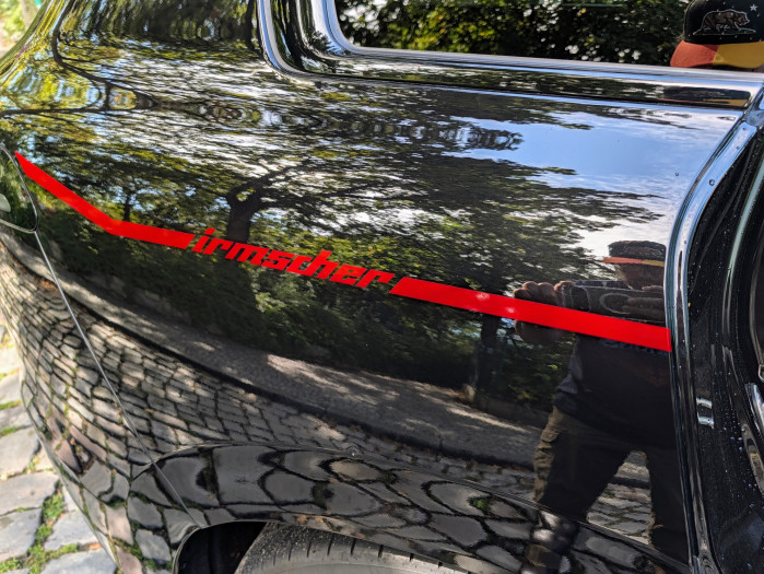 Der Irmscher-Aufdruck ist relativ dezent. (Bild: Tobias Költzsch/Golem)