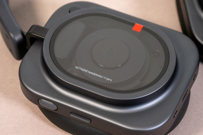 Der Headphone (1) Pro hat ein ungewöhnliches Design. (Bild: Martin Wolf/Golem)