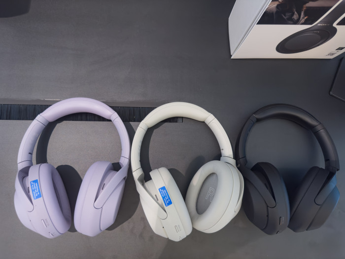 In diesen drei Farben kommt Sonys neuer WH-1000XM4C auf den Markt. (Bild: Ingo Pakalski/Golem)