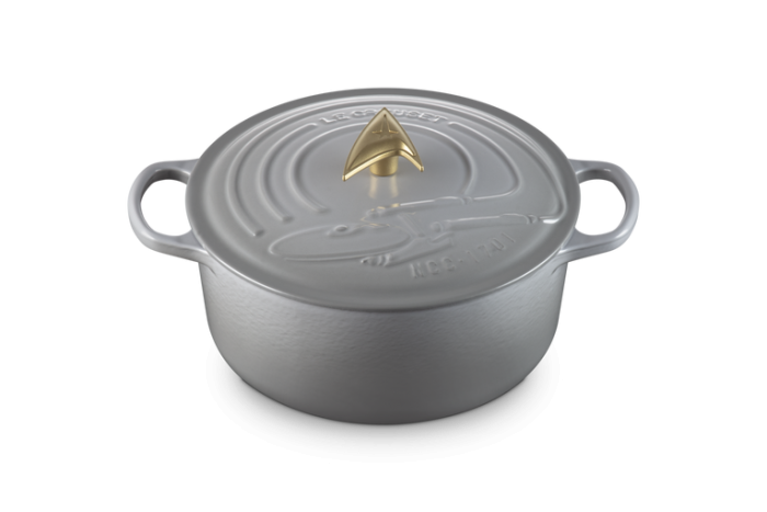 Der Bräter im Sternenflotten-Design (Bild: Le Creuset)