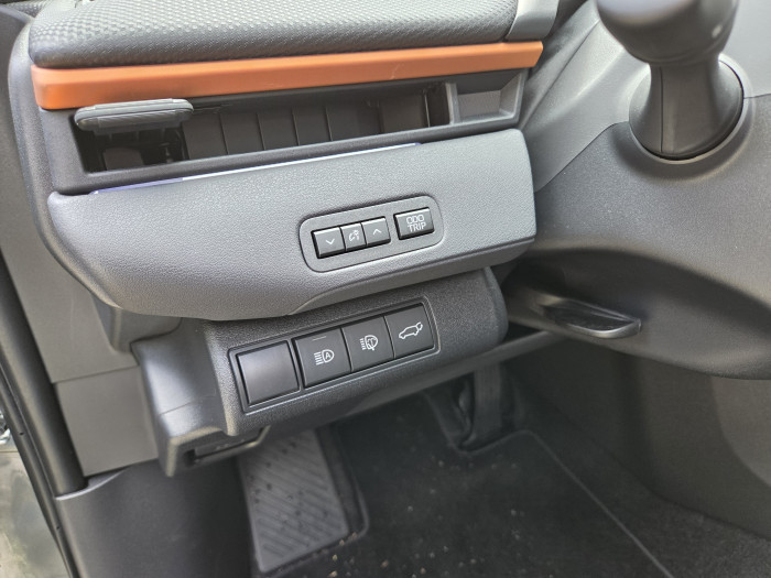 Subaru setzt generell auf viele Knöpfe - auch für den Trip-Zähler. (Bild: Tobias Költzsch/Golem)
