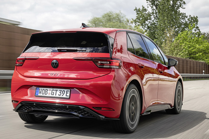 Der Antrieb des GTI liefert eine Leistung von 240 kW und beschleunigt in 5,6 Sekunden von null auf 100 km/h. (Foto: VW)