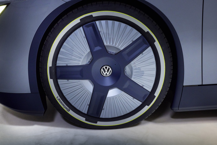 Nicht nur die äußere Form, auch die Rad-Reifen-Integration wurde laut VW aerodynamisch optimiert.  (Foto: VW) 
