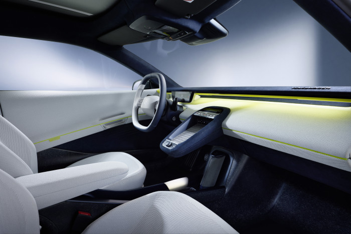 Im Innenraum verzichtet VW auf einen Zentralbildschirm.  (Foto: VW) 