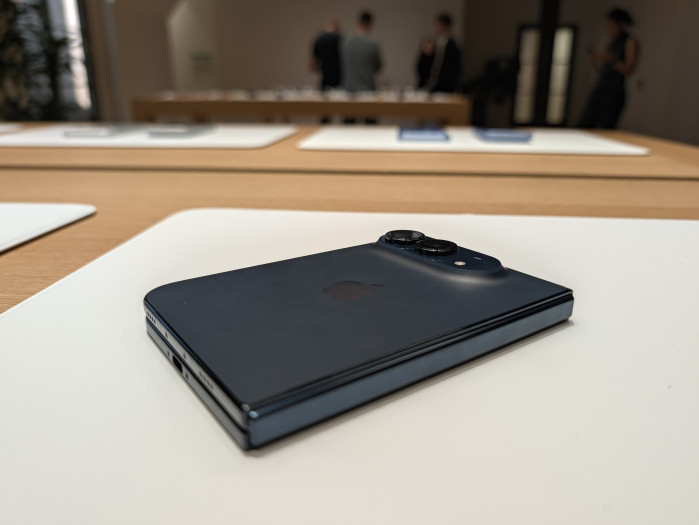 Das iPhone Duo (Bild: Tobias Költzsch/Golem)