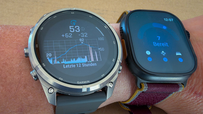 Links die Body Battery von Garmin, rechts die Tagesform von Apple. (Bild: Steinlechner/Golem)
