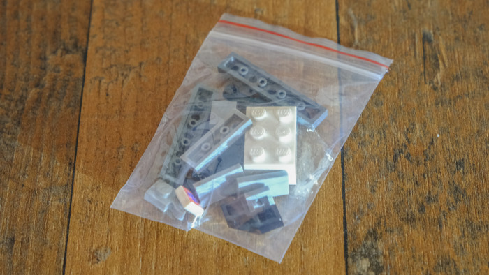Es werden zudem diverse Legosteine mitgeliefert. (Bild: Oliver Nickel/Golem)